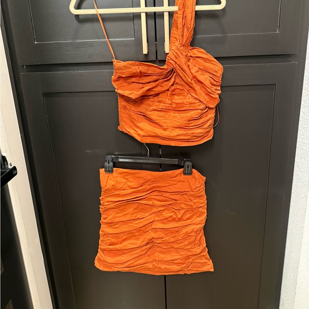 ASTR The Label 2-Piece Set Orange One-Shoulder Ruched Mini Set